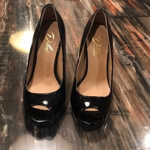 Ladies Patent leather pumps